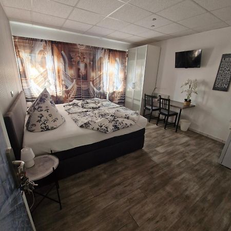 Boardinghouse Sinsheim Zentral Am Burgplatz Hostel ภายนอก รูปภาพ