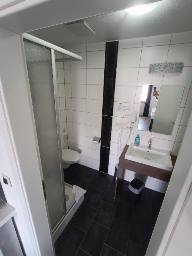Boardinghouse Sinsheim Zentral Am Burgplatz Hostel ภายนอก รูปภาพ