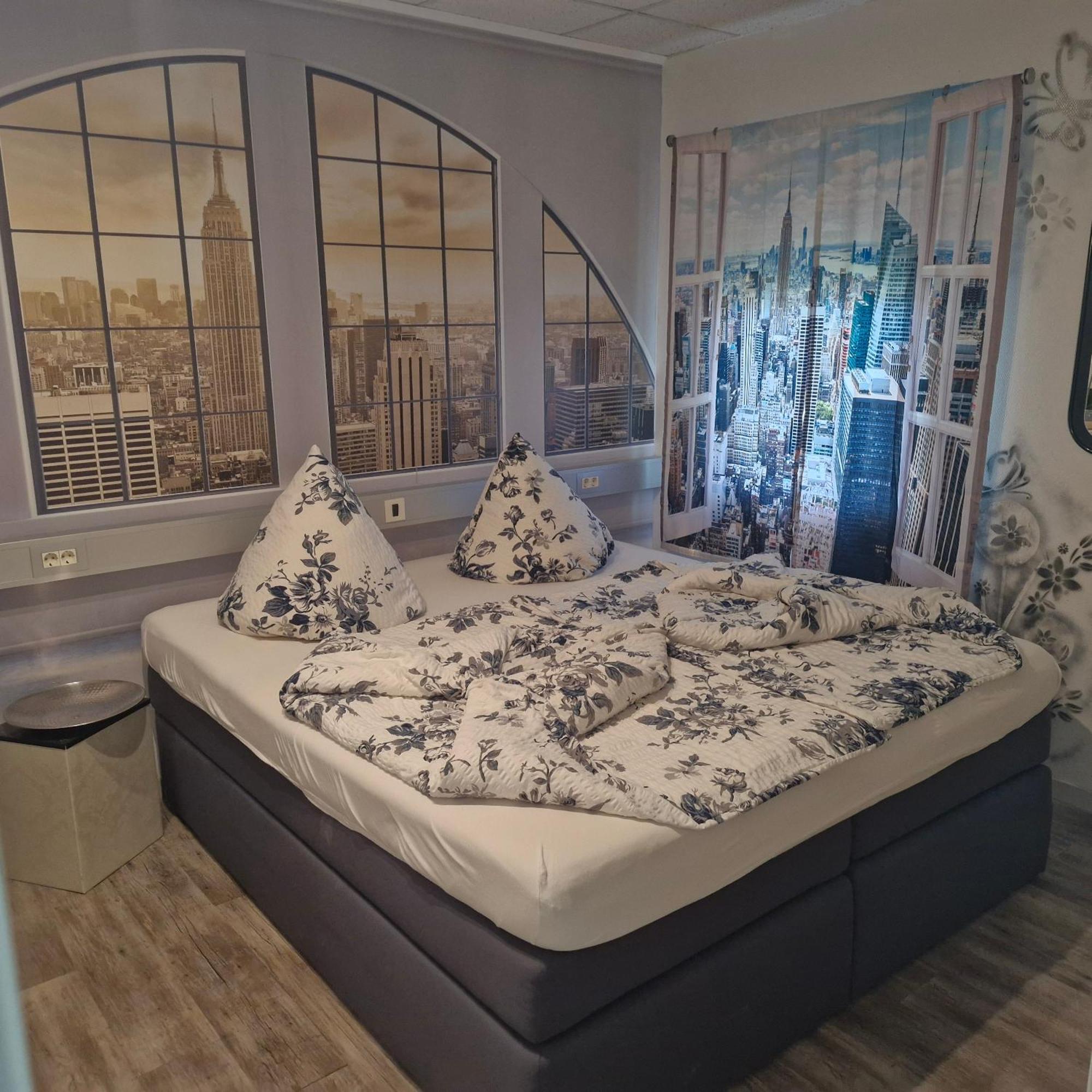 Boardinghouse Sinsheim Zentral Am Burgplatz Hostel ภายนอก รูปภาพ