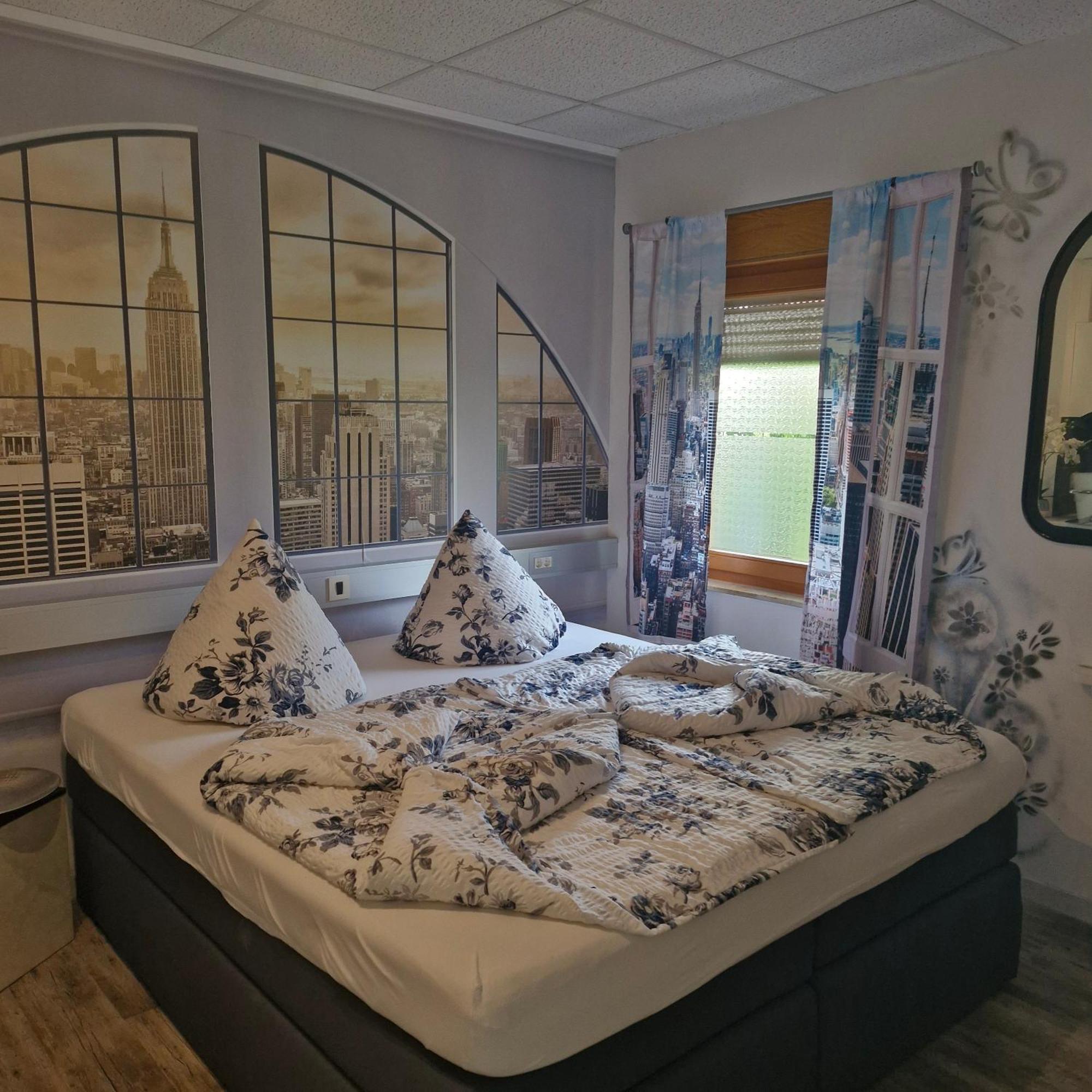 Boardinghouse Sinsheim Zentral Am Burgplatz Hostel ภายนอก รูปภาพ