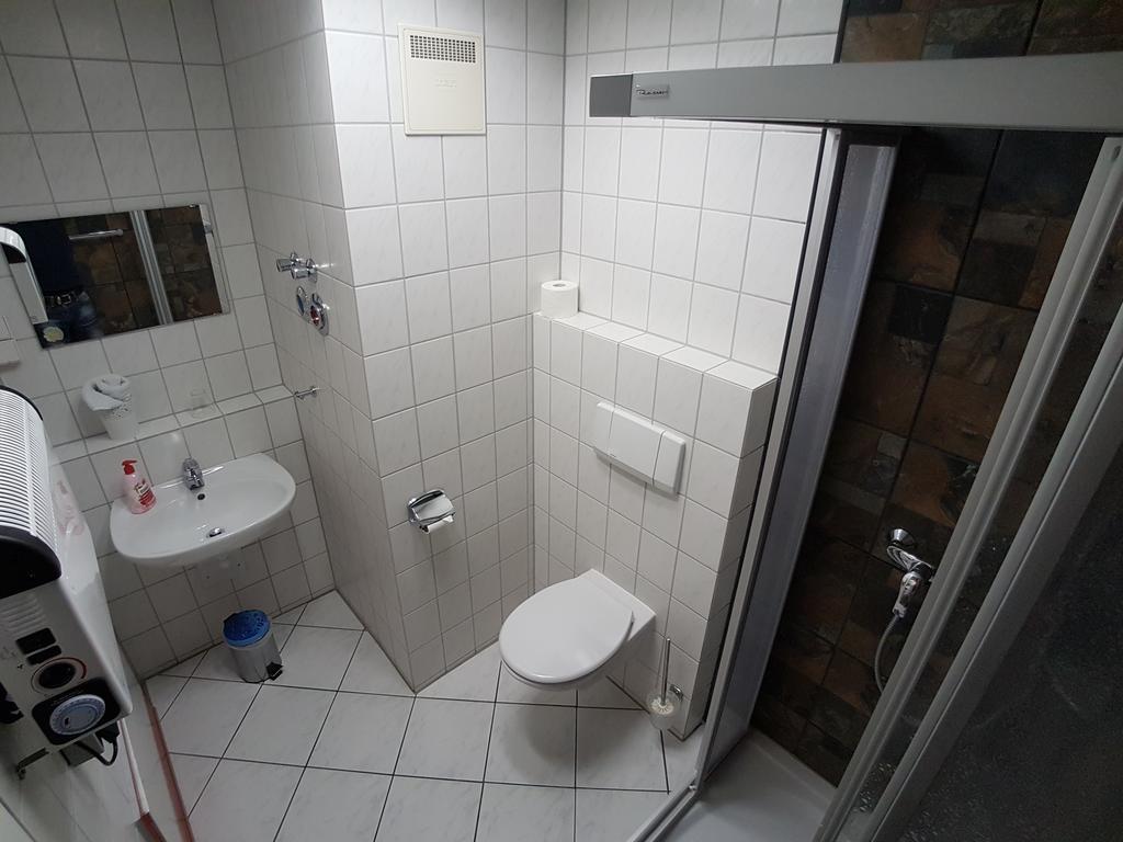 Boardinghouse Sinsheim Zentral Am Burgplatz Hostel ภายนอก รูปภาพ
