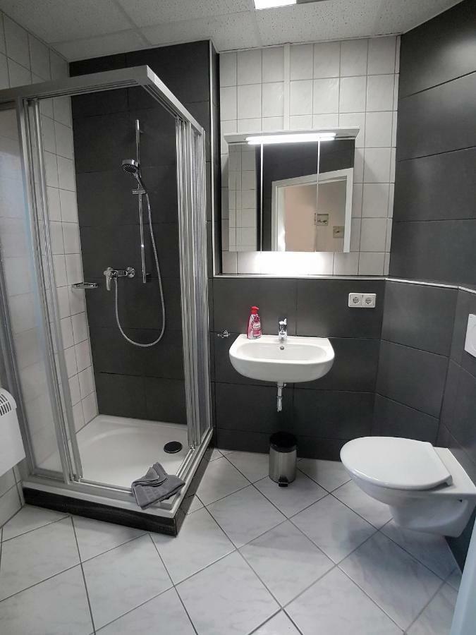 Boardinghouse Sinsheim Zentral Am Burgplatz Hostel ภายนอก รูปภาพ