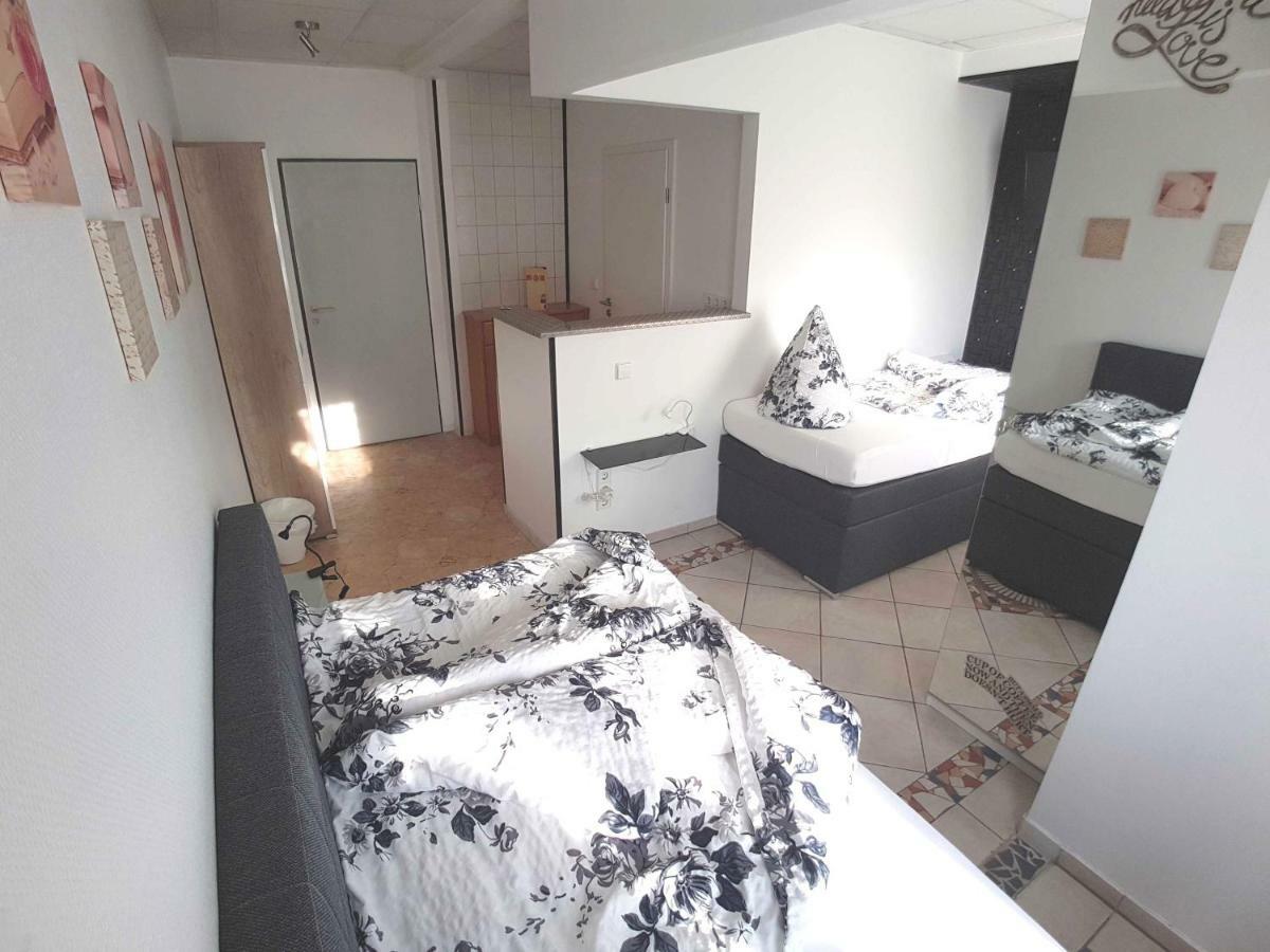 Boardinghouse Sinsheim Zentral Am Burgplatz Hostel ภายนอก รูปภาพ