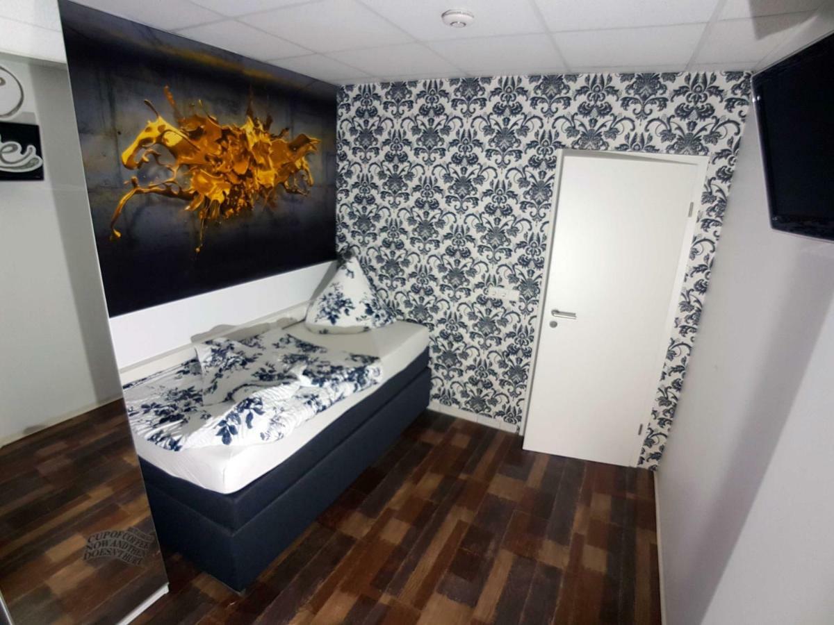 Boardinghouse Sinsheim Zentral Am Burgplatz Hostel ภายนอก รูปภาพ