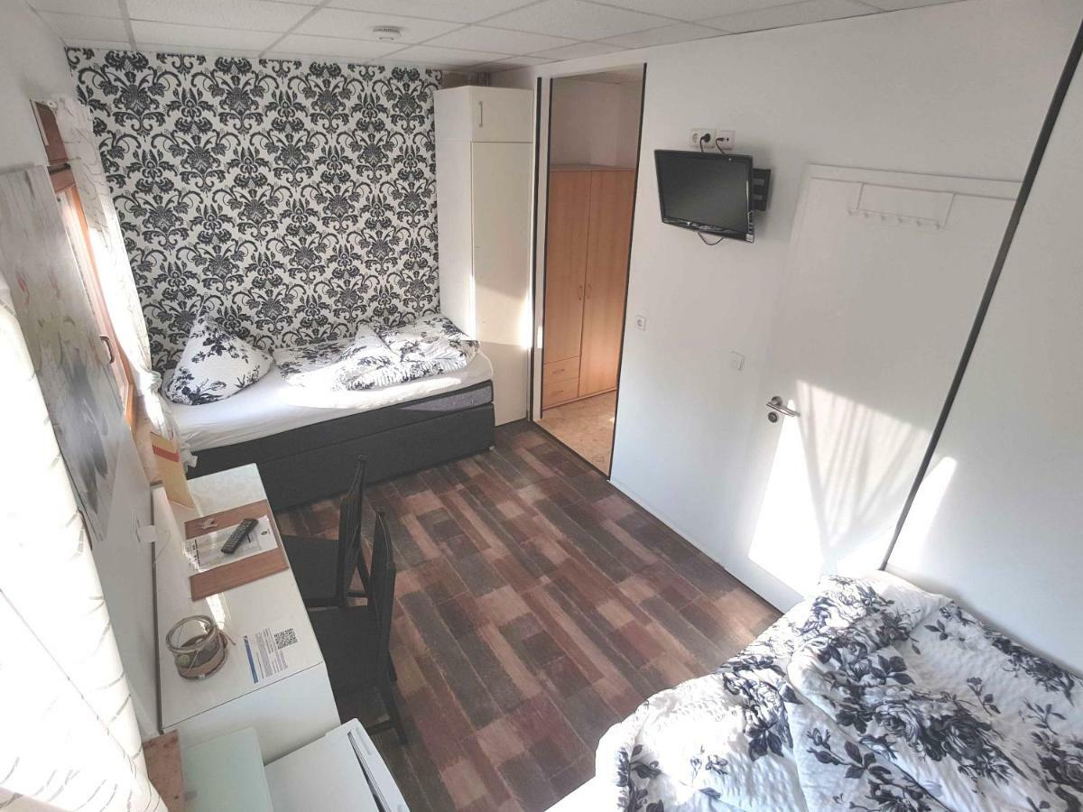Boardinghouse Sinsheim Zentral Am Burgplatz Hostel ภายนอก รูปภาพ